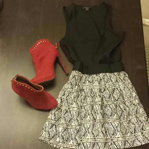 ❌ SOLD ❌ Red suede ankle booties