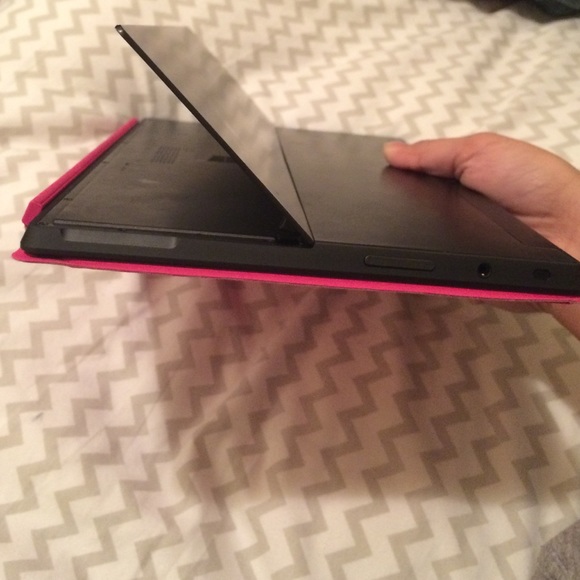 Microsoft surface tablet. - Picture 2 of 4