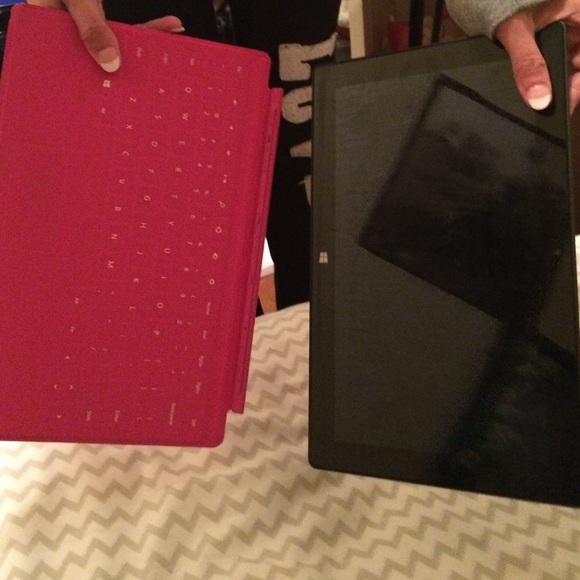 Microsoft surface tablet. - Picture 3 of 4