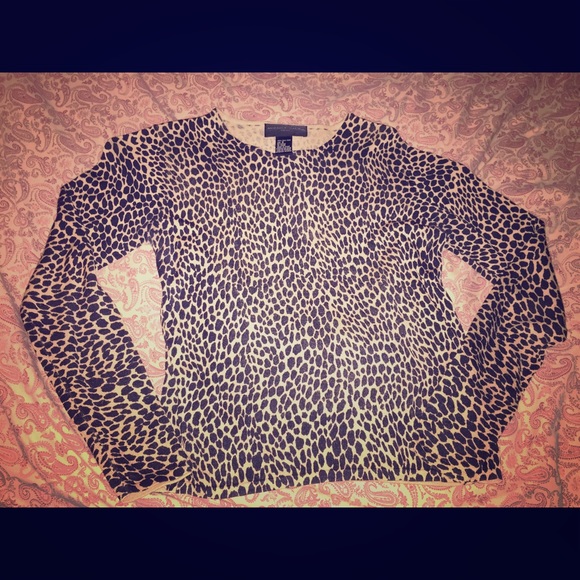 August silk knits size never worn Cheetah print.