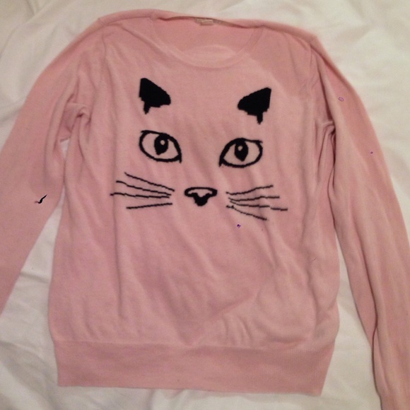 Soft pink cat face sweater