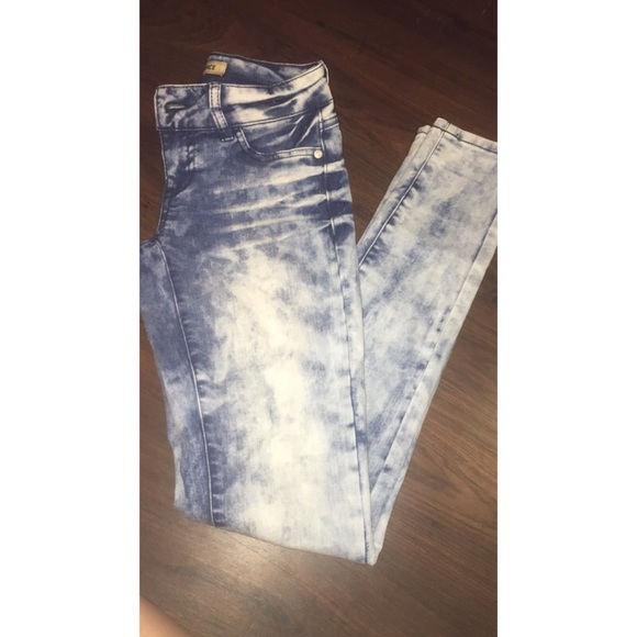 new light / dark wash size 1 skinny jeans