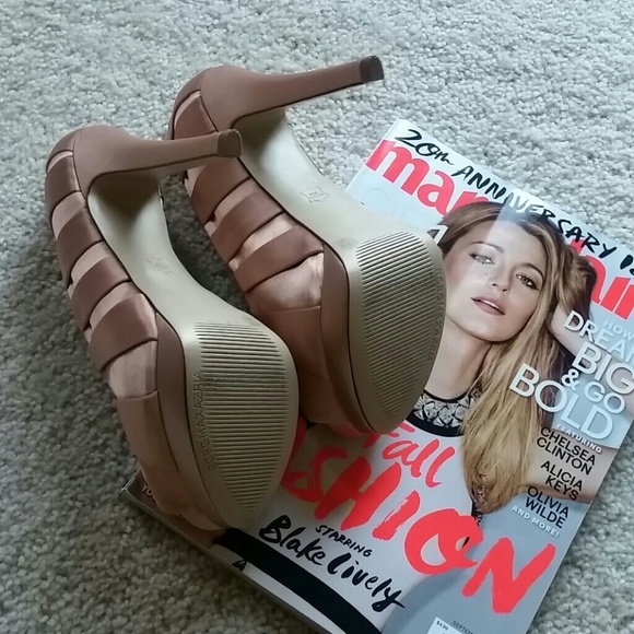 《Sold》Bcbg Maxazria Pink Blush Heels - Picture 2 of 3