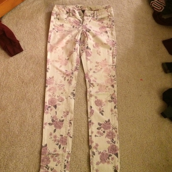 American Eagle flower printed jeans