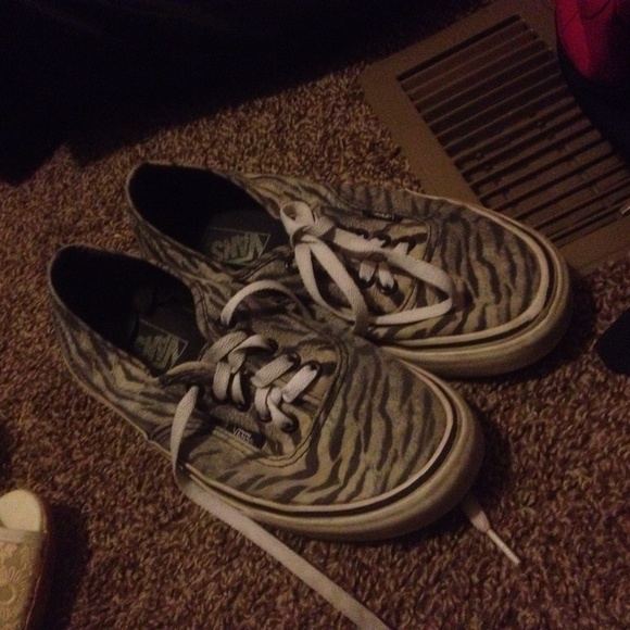 Vans - Picture 2 of 2