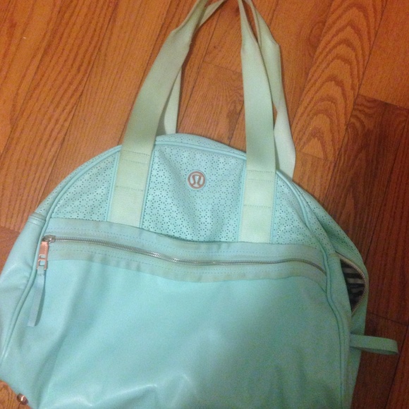 Lululemon tote