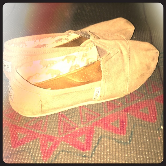 Grey toms!!! Preloved but pretty good condition!