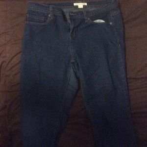 DISCOUNTED SHIPPING.  DENIM JEANS.