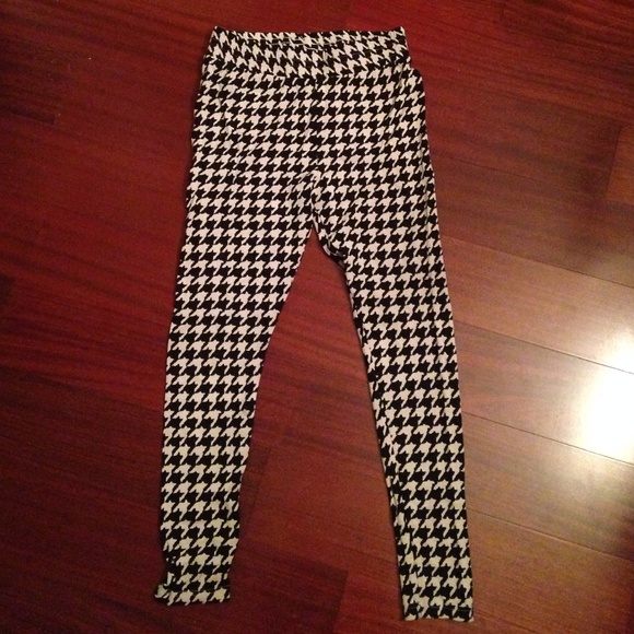 H&M Houndstooth Black and Grey Leggings