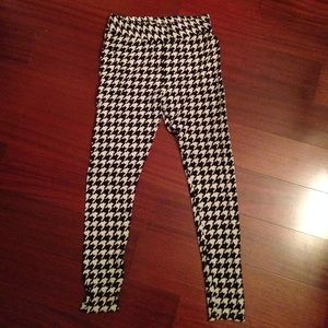 H&M Houndstooth Black and Grey Leggings