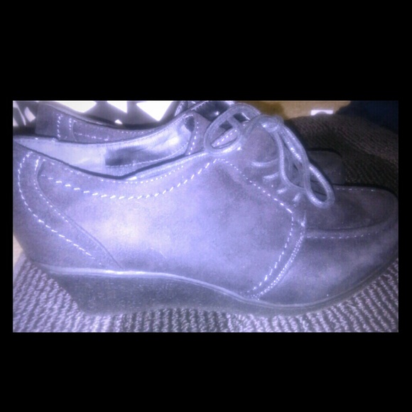 Wedge heels with laces