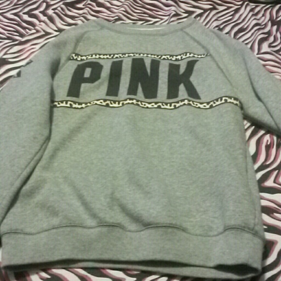 Pink cheetah sweat shirt