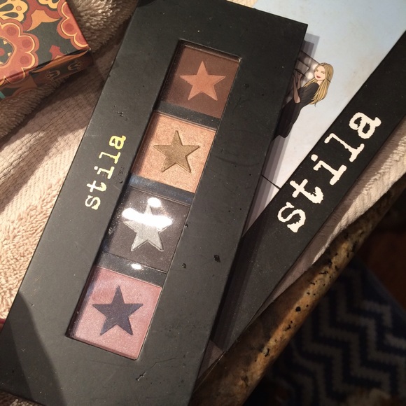 Stills eyeshadow