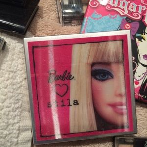 Stila Barbie my nail scratched it 😖