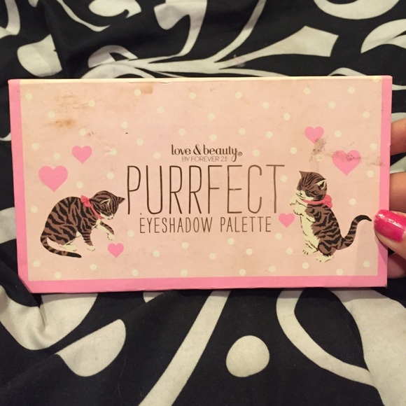 Forever 21  love & beauty eyeshadow pallet