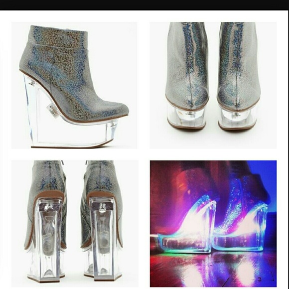 LOOKING FOR!!!light  up, glow in the dark