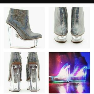 LOOKING FOR!!!light  up, glow in the dark