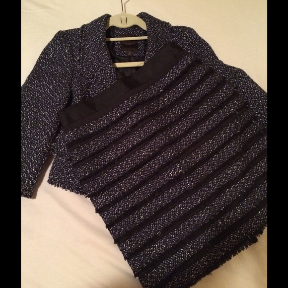 Sold!! The Limited tweed suit. Xs. - Picture 2 of 2