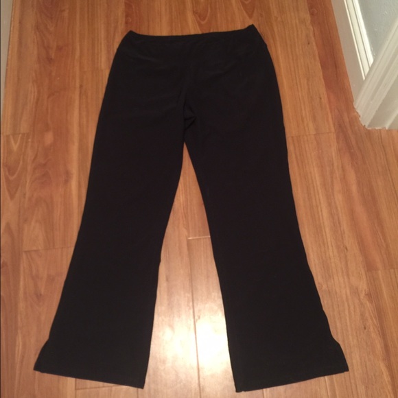 Nearly new black yoga/work out pants.