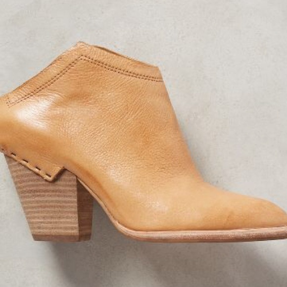 ISO! LOOKING FOR THESE SHOES!!!!!!!