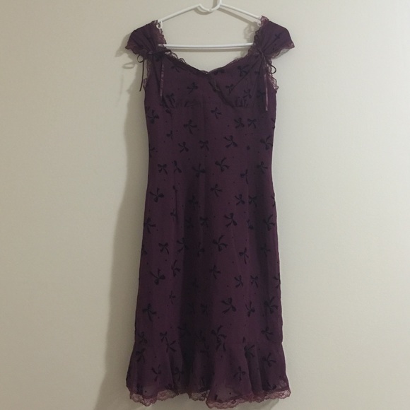 Chiffon plum dress with black bow suede pattern
