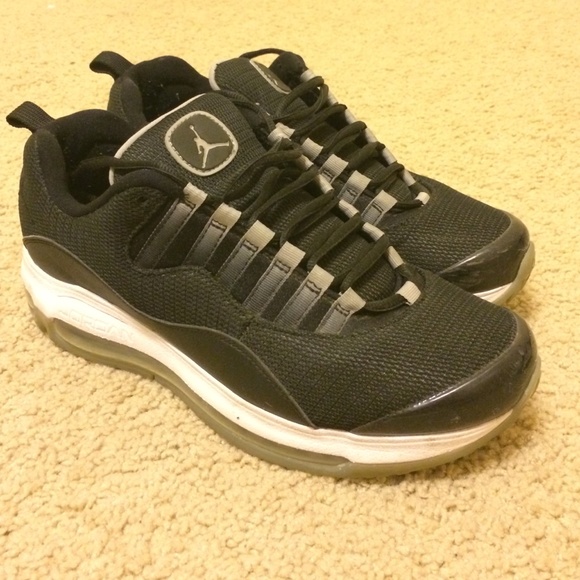 Jordan CMFT Airmax 10. Sz 9 mens