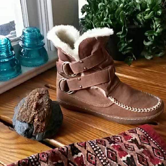 NWOT Qupid comfy warm booties