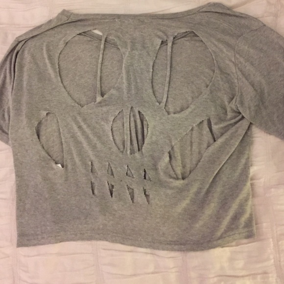 Cut out 💀 top