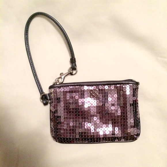 ✨Coach✨ sequence wristlet - Picture 1 of 3