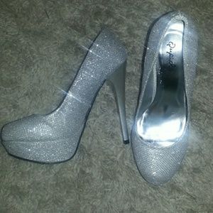 Quipid Georgette - Silver Glitter Pumps