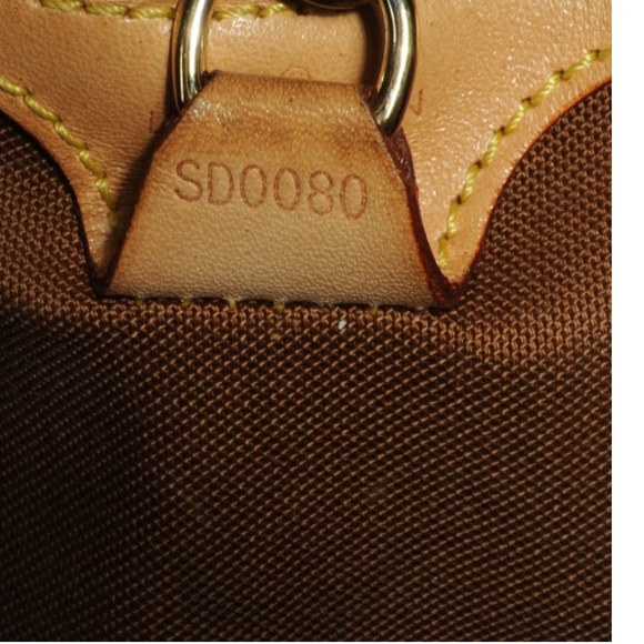 Authentic LOUIS VUITTON Monogram Ellipse MM - Picture 2 of 7