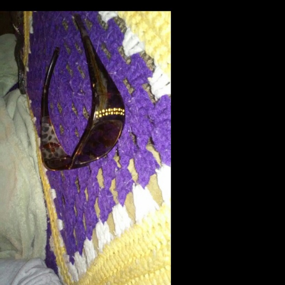 Glasses - Picture 2 of 2