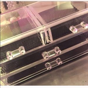 Acrylic Makeup Storage 🎀 on hold for Sheril!