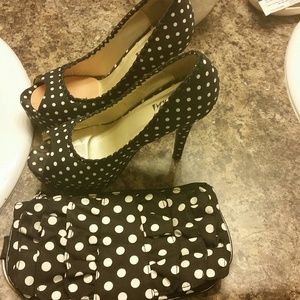 Open toe Polk a dot clutch & heels