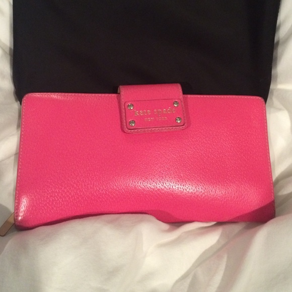More pics of Kate Spade wallet