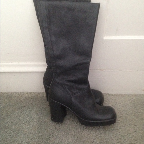 Steve Madden Boots - Black Steve Madden boots