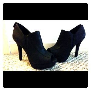 Nwot beautiful open toe heels (never worn)