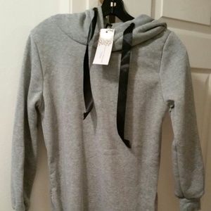 3/4 sleeve grey sweatshirt