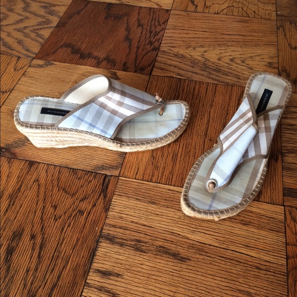 100% Authentic Burberry Sandals size 40 - Picture 2 of 4