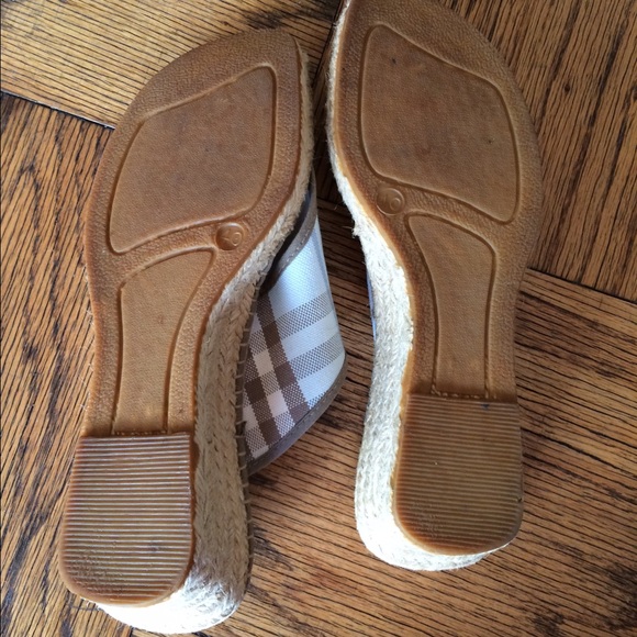 100% Authentic Burberry Sandals size 40 - Picture 3 of 4
