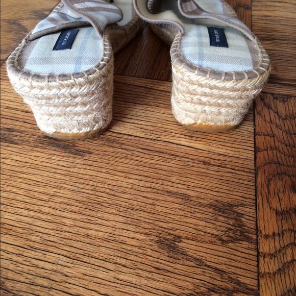 100% Authentic Burberry Sandals size 40 - Picture 4 of 4