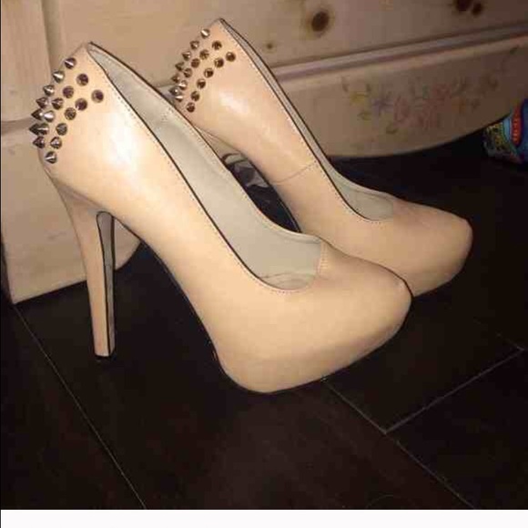 Bundle of two heels