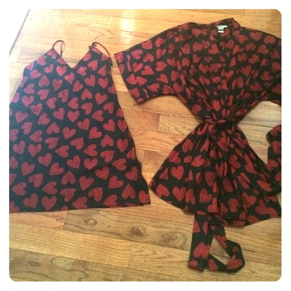 Silk-like robe and night gown