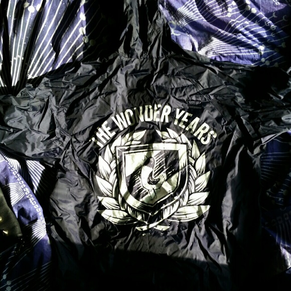 Hot Topic Jackets & Blazers - The wonder years black windbreaker