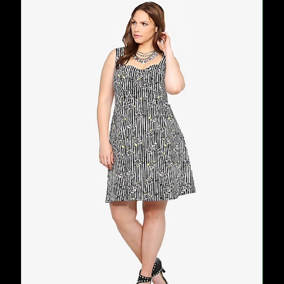 Retro Chic Stripe and Rose Print Swing Dress