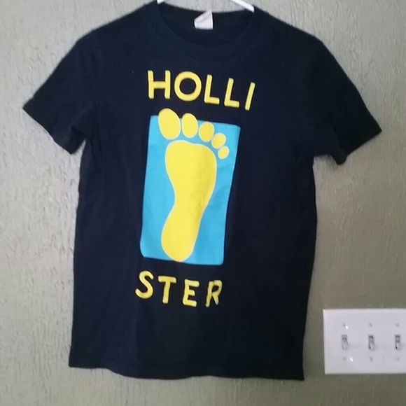 Hollister shirt