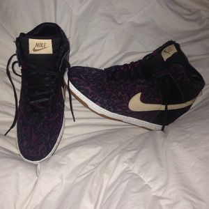 Size 9 Nike shoe