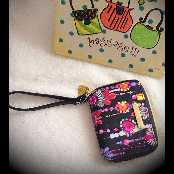Betsey Johnson Handbags - NWT ~ Betsey Johnson Wristlet