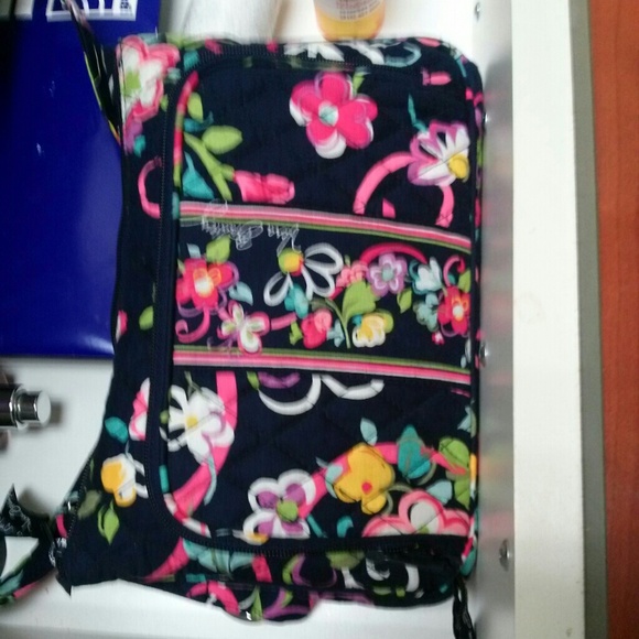 Vera Bradley medium cross body purse