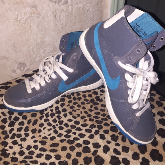 Kicks